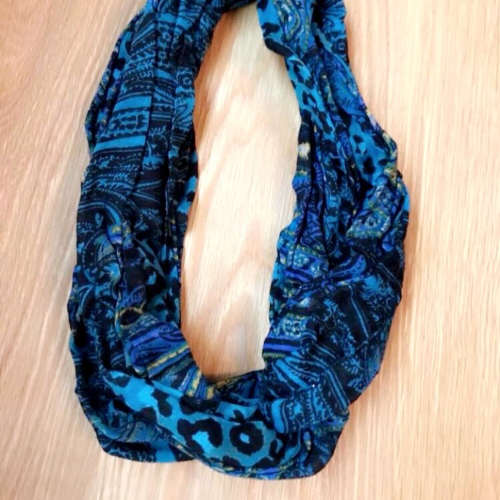 Blue cheetah infinity scarf
